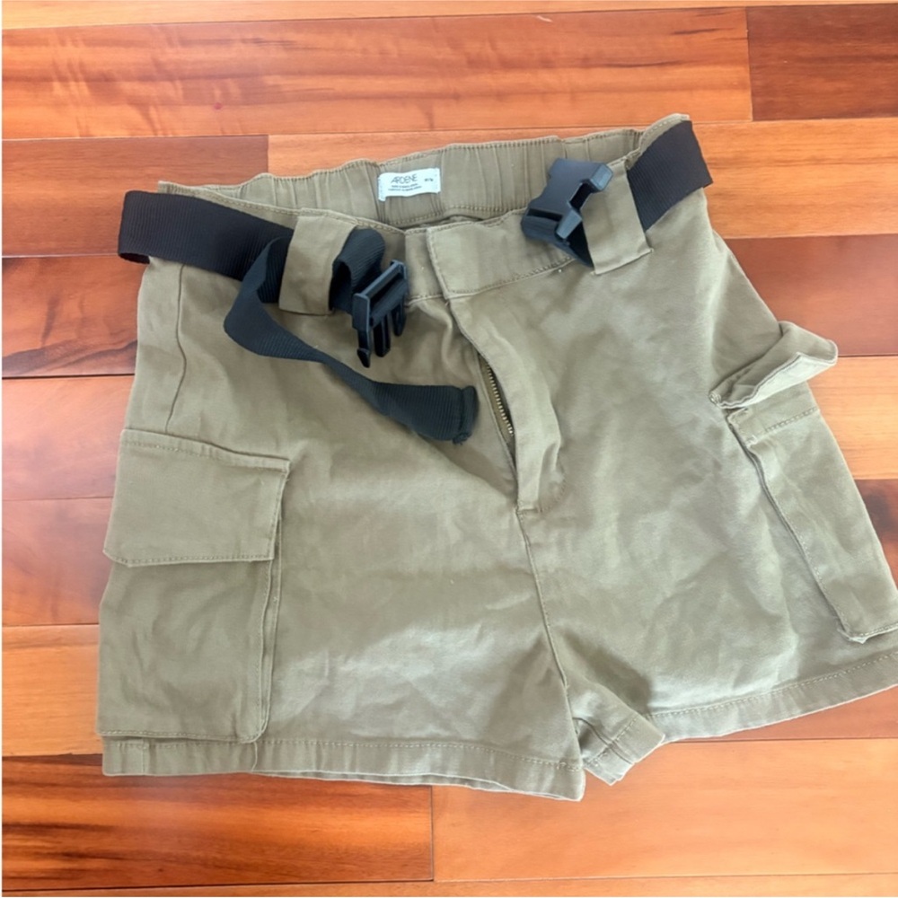 ✨3/$30✨Cargo Shorts with Black Belt